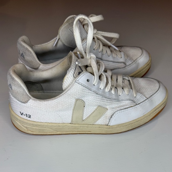Veja Shoes - Veja V-12 Sneakers